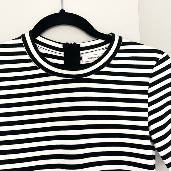 Aritzia - Sunday Best - Stripe Contour Dress - Picture 2 of 3